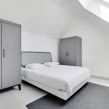 Appartement - La Defense & Paris